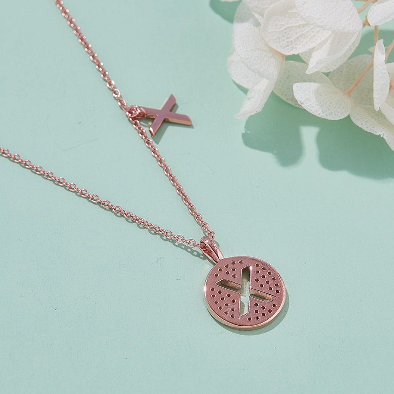 Alfabetisk serie X Lovely Rose Gold Necklace