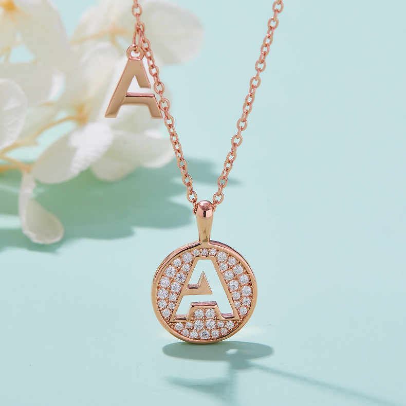 Alfabetisk serie A Lovely Rose Gold Necklace