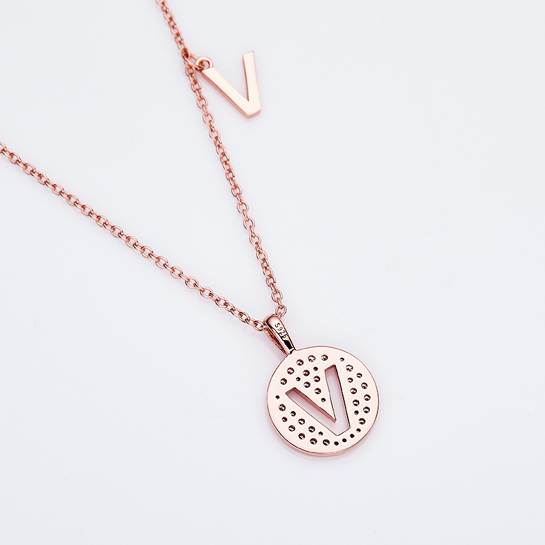 Alfabetisk serie V Lovely Rose Gold Necklace