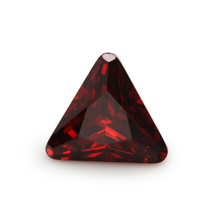 5A Okseblodsrød Produksjon Engros Triangle Cubic Zirconia for smykker