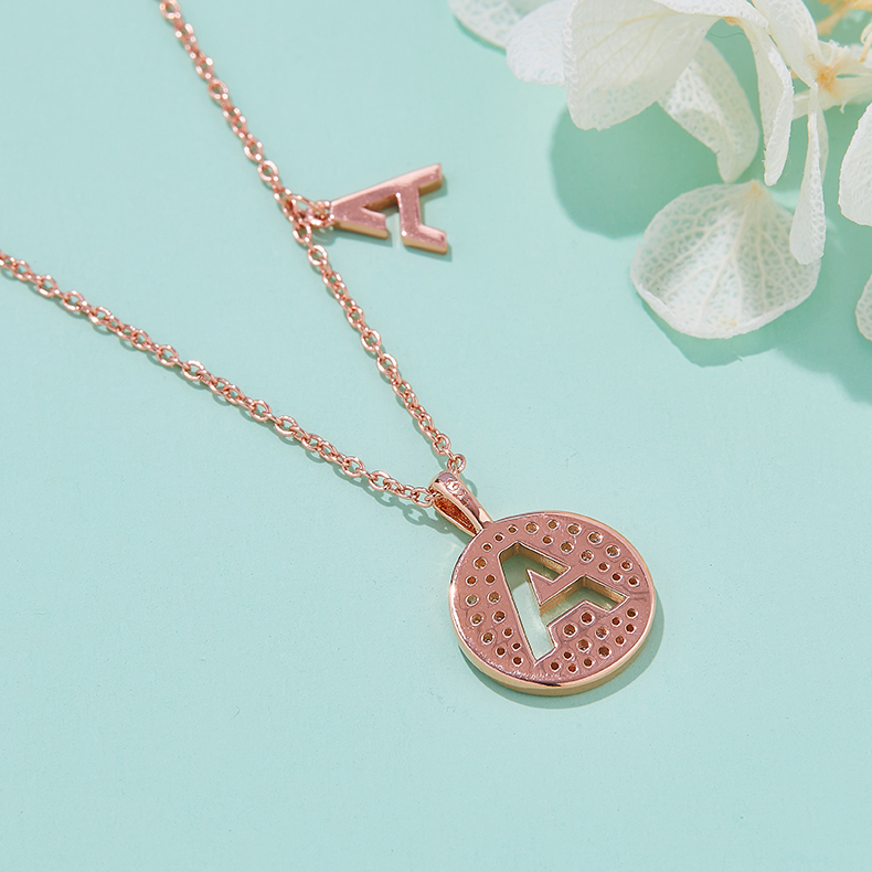 Alfabetisk serie A Lovely Rose Gold Necklace