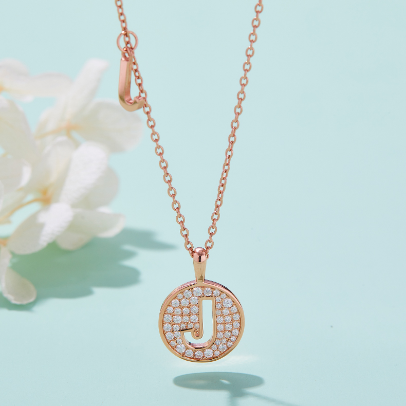 Alfabetisk serie J Lovely Rose Gold Necklace