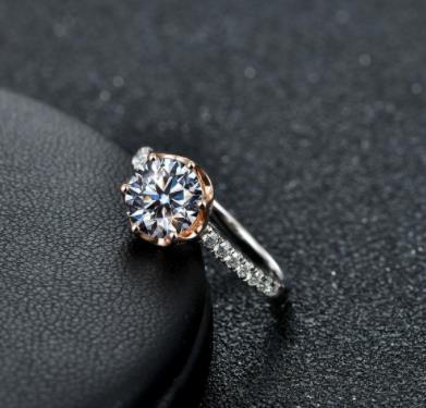 Solid Lab Grown Diamond D Color Moissanite forlovelsesring