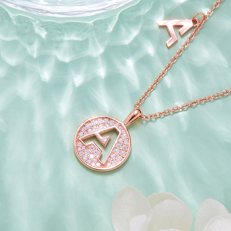 Alfabetisk serie A Lovely Rose Gold Necklace