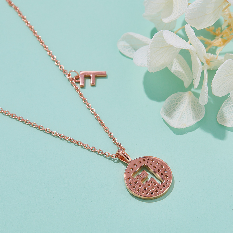 Alfabetisk serie F Lovely Rose Gold Halskjede