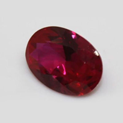 Fabrikkpris Syntetisk oval form Egg Grov Rose Løs Ruby Edelsten for smykker