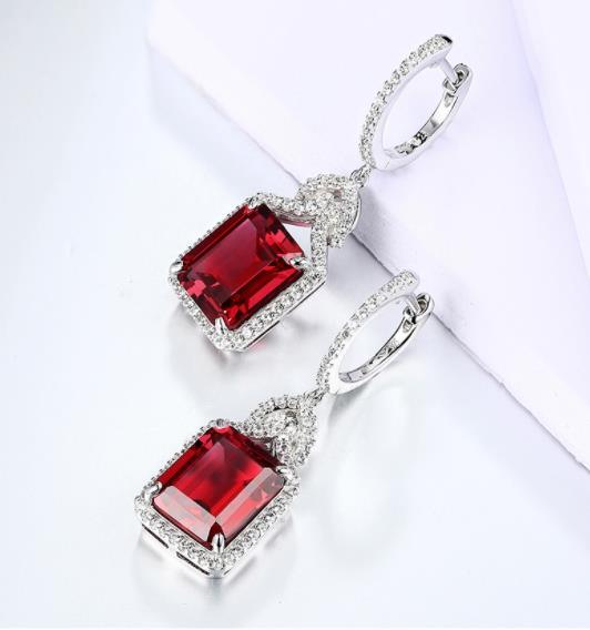 Rød Ruby Ekte Sterling Sølv Øredobber Kvinner Sjarmerende Stil Laget Ruby Octagon Cut Bryllupssmykker Gaver