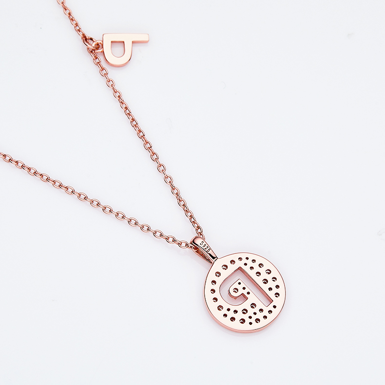 Alfabetisk serie P Lovely Rose Gold Halskjede