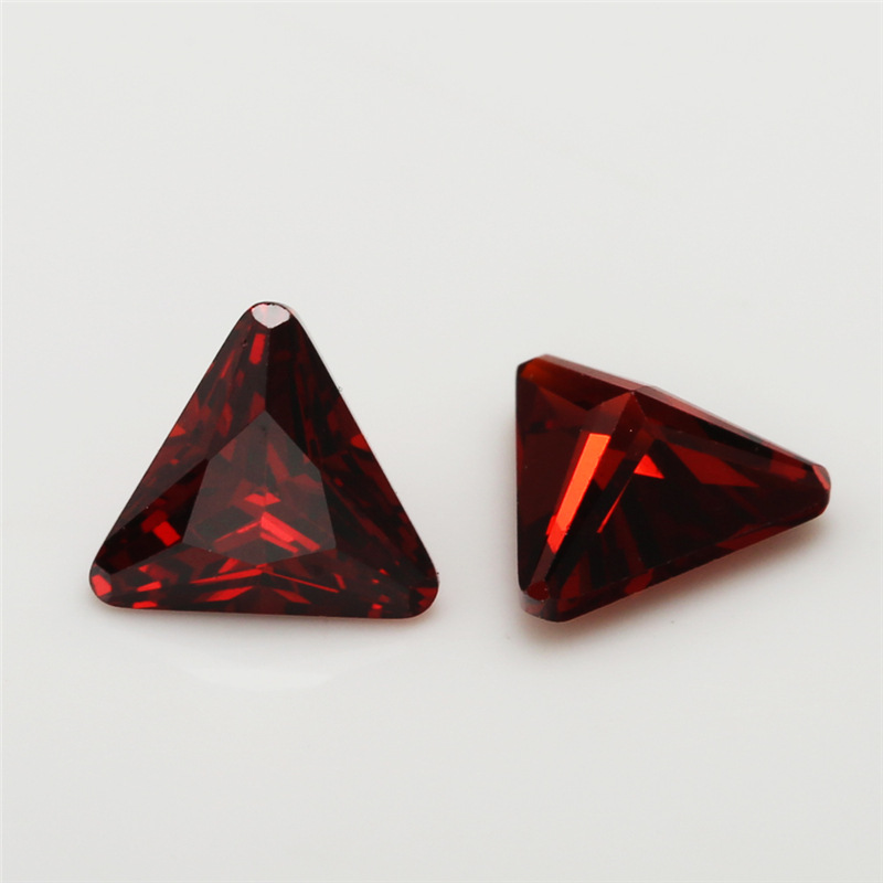 5A Okseblodsrød Produksjon Engros Triangle Cubic Zirconia for smykker