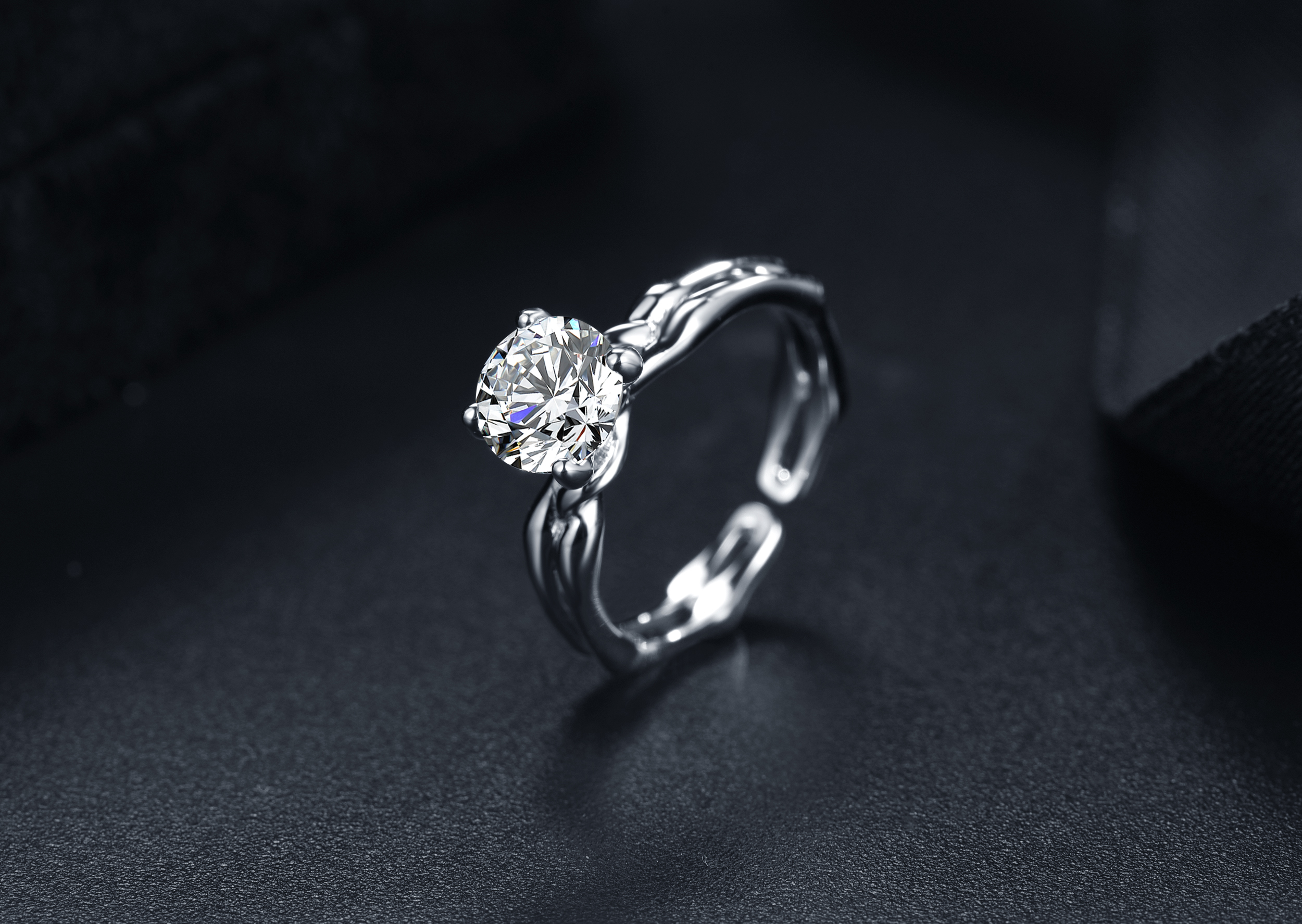 Vann Wave Ring 925 Sterling sølv belagt 14 k hvitt gull Moissanite Ring