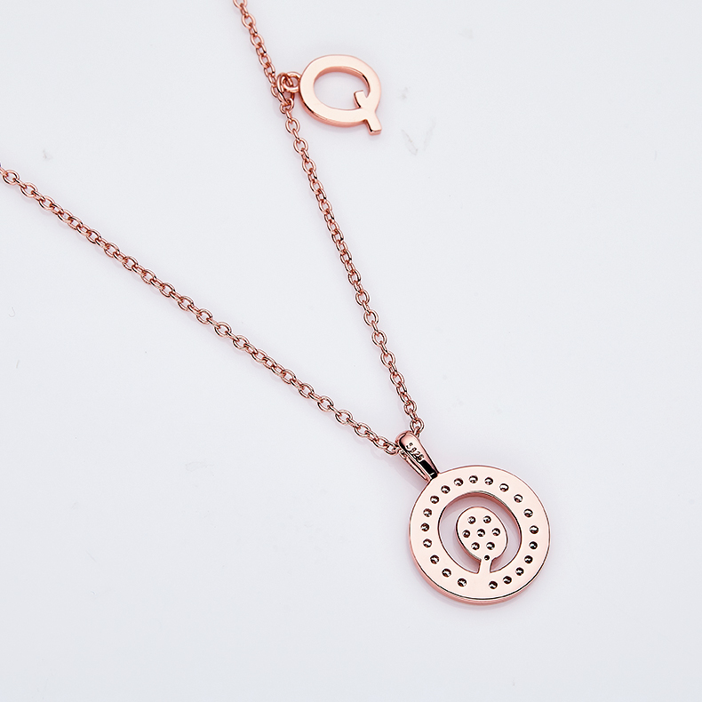 Alfabetisk serie Q Lovely Rose Gold Halskjede