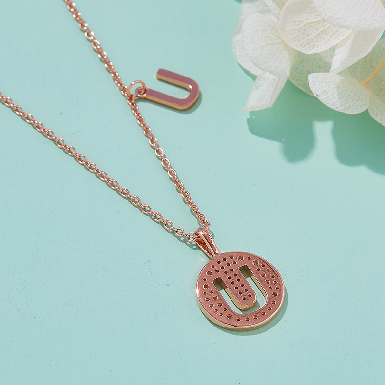 Alfabetisk serie U Lovely Rose Gold Necklace